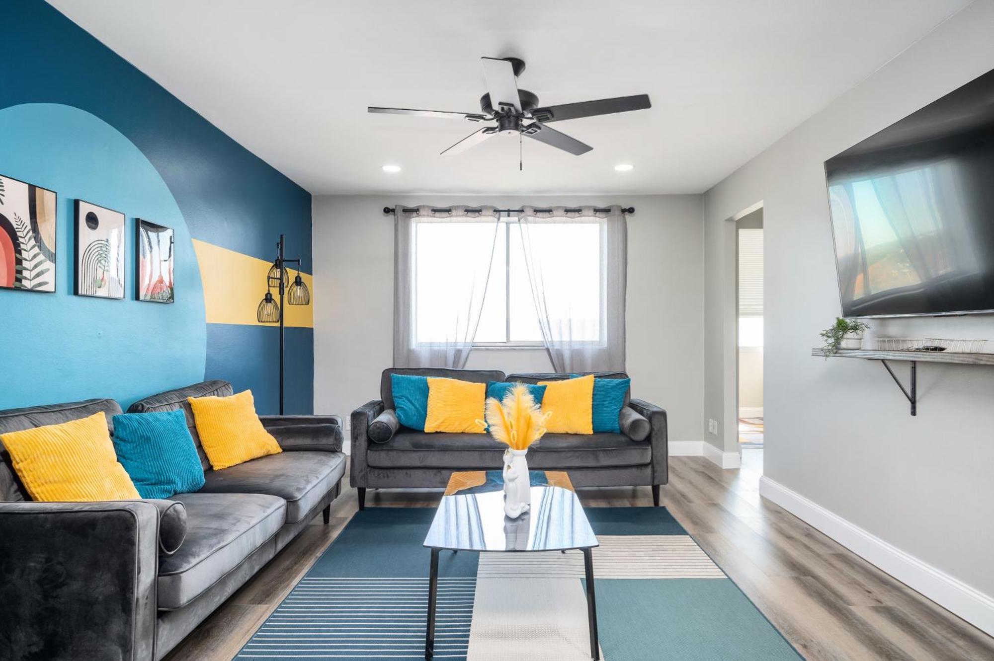 Downtown Onsite Parking King! 3br Lm 06 Units Ferienhaus